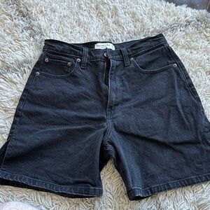 Abercrombie & Fitch Black 7in Dad Shorts